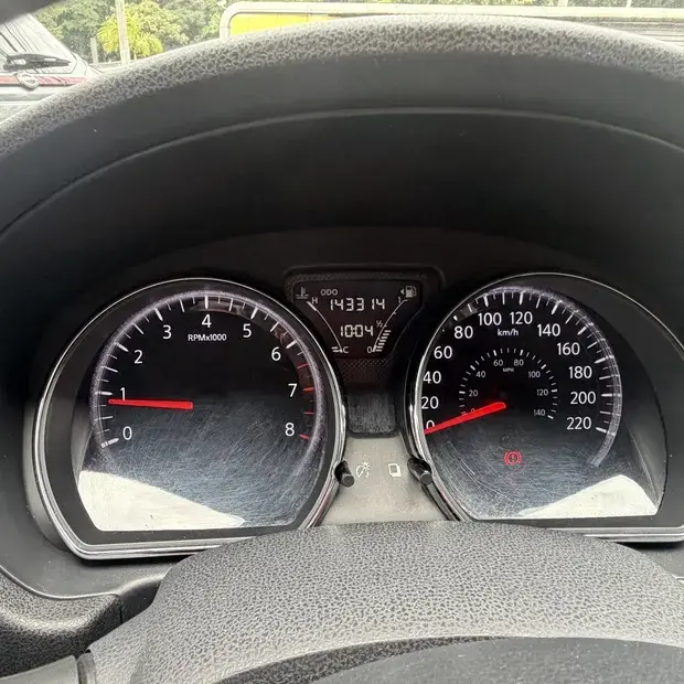 Nissan VERSA 1.6 16V FLEX SV 4P XTRONIC