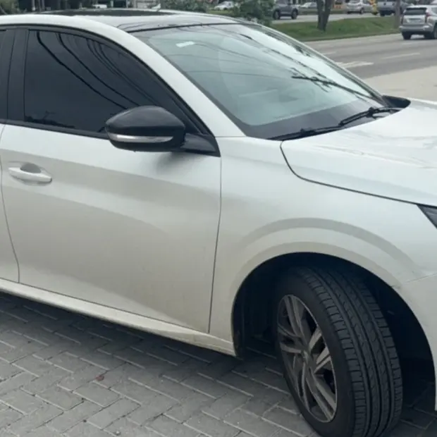 Peugeot 208 1.6 16V FLEX GRIFFE AT6