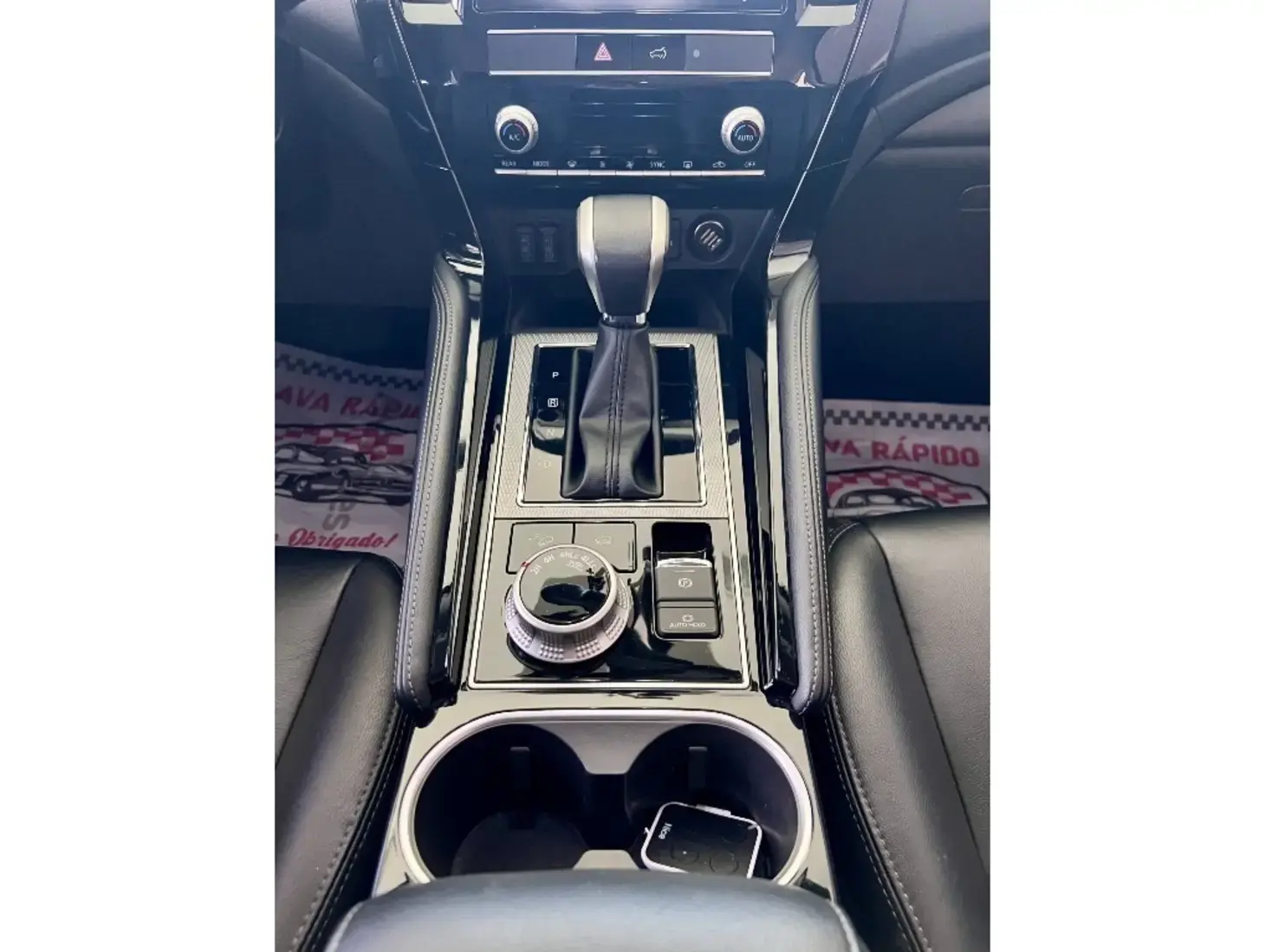 galeria PAJERO SPORT