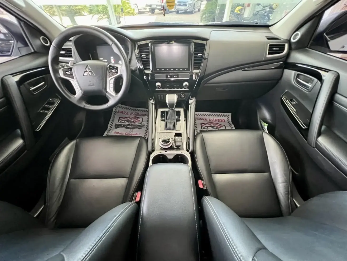 galeria PAJERO SPORT