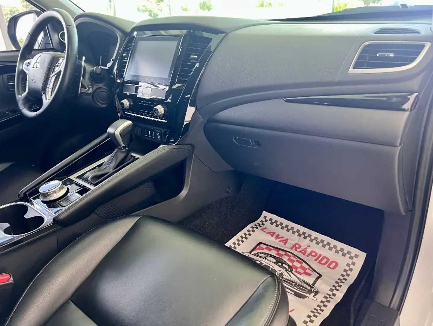 galeria PAJERO SPORT