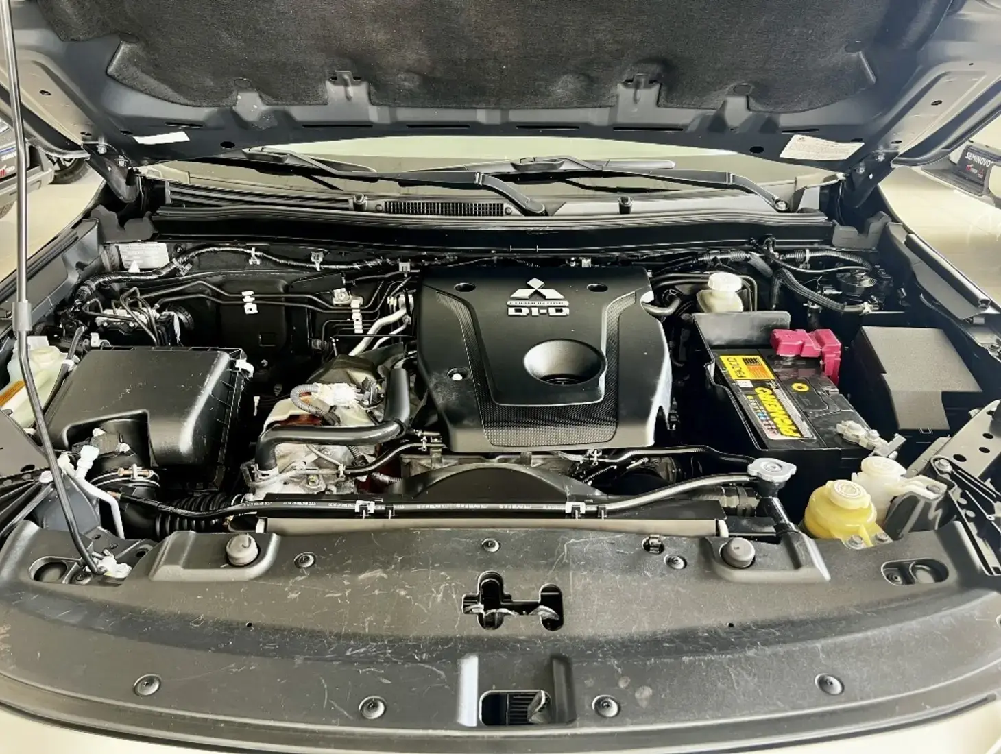 galeria PAJERO SPORT