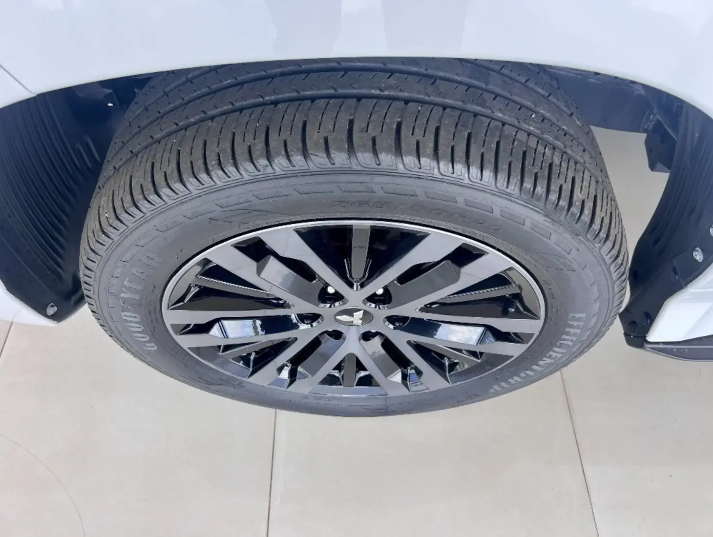 galeria PAJERO SPORT