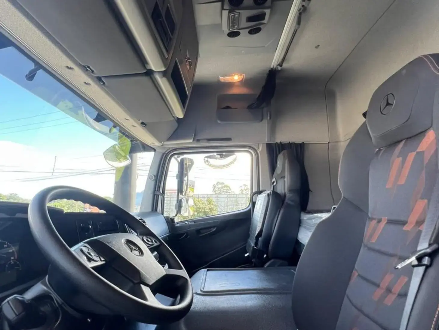 galeria ATEGO 2429 LEITO TETO ALTO