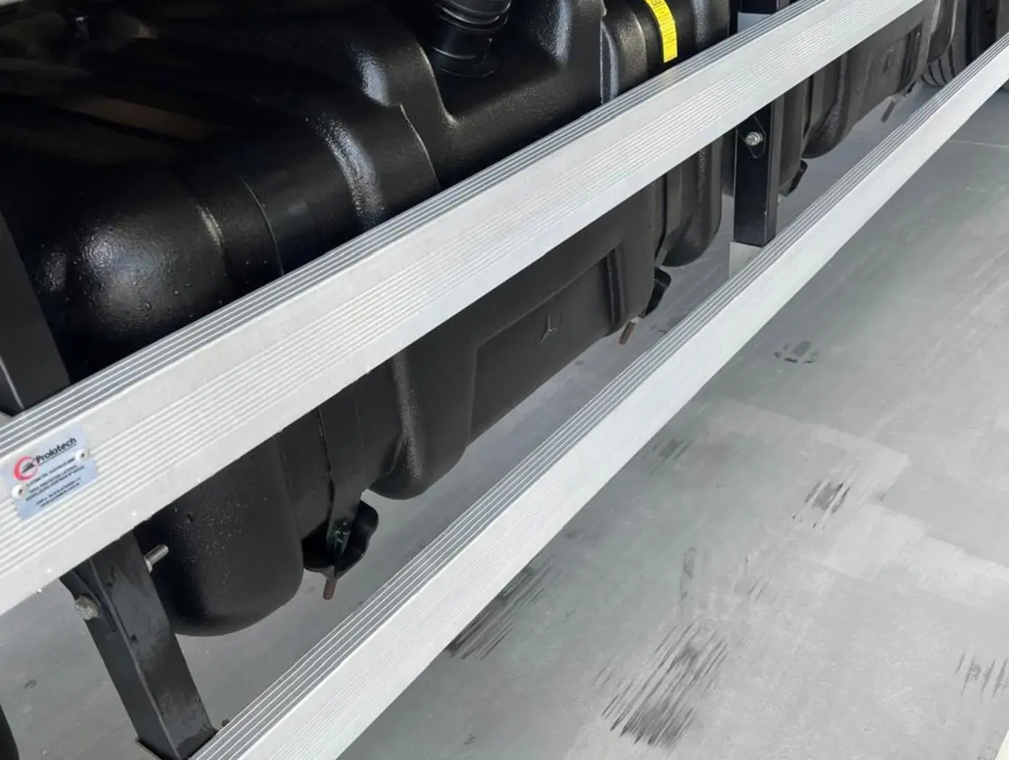 galeria ATEGO 2429 LEITO TETO ALTO