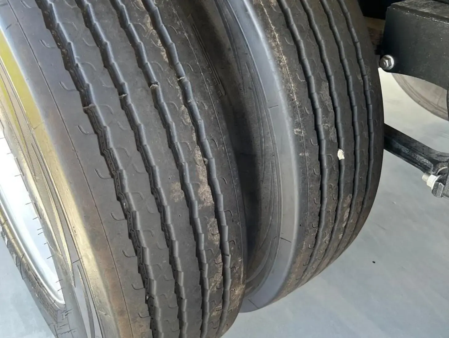 galeria ATEGO 2429 LEITO TETO ALTO