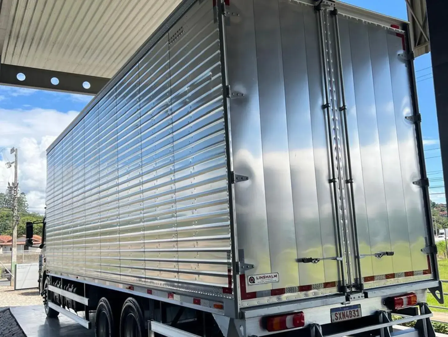 galeria ATEGO 2429 LEITO TETO ALTO