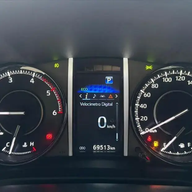 Toyota HILUX SW4 2.8 D-4D TURBO DIESEL DIAMOND 7L 4X4 AUTOMÁTICO