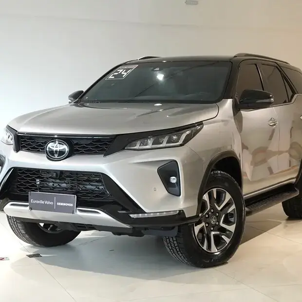 Toyota HILUX SW4 2.8 D-4D TURBO DIESEL DIAMOND 7L 4X4 AUTOMÁTICO