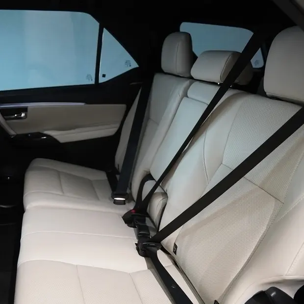 Toyota HILUX SW4 2.8 D-4D TURBO DIESEL DIAMOND 7L 4X4 AUTOMÁTICO