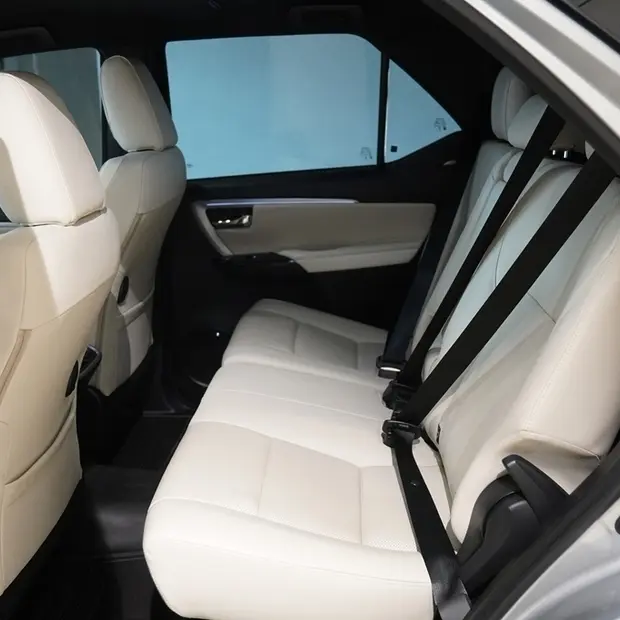 Toyota HILUX SW4 2.8 D-4D TURBO DIESEL DIAMOND 7L 4X4 AUTOMÁTICO