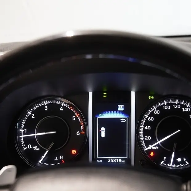 Toyota HILUX SW4 2.8 D-4D TURBO DIESEL DIAMOND 7L 4X4 AUTOMÁTICO