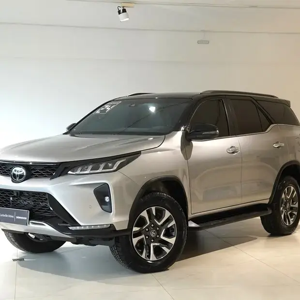 Toyota HILUX SW4 2.8 D-4D TURBO DIESEL DIAMOND 7L 4X4 AUTOMÁTICO