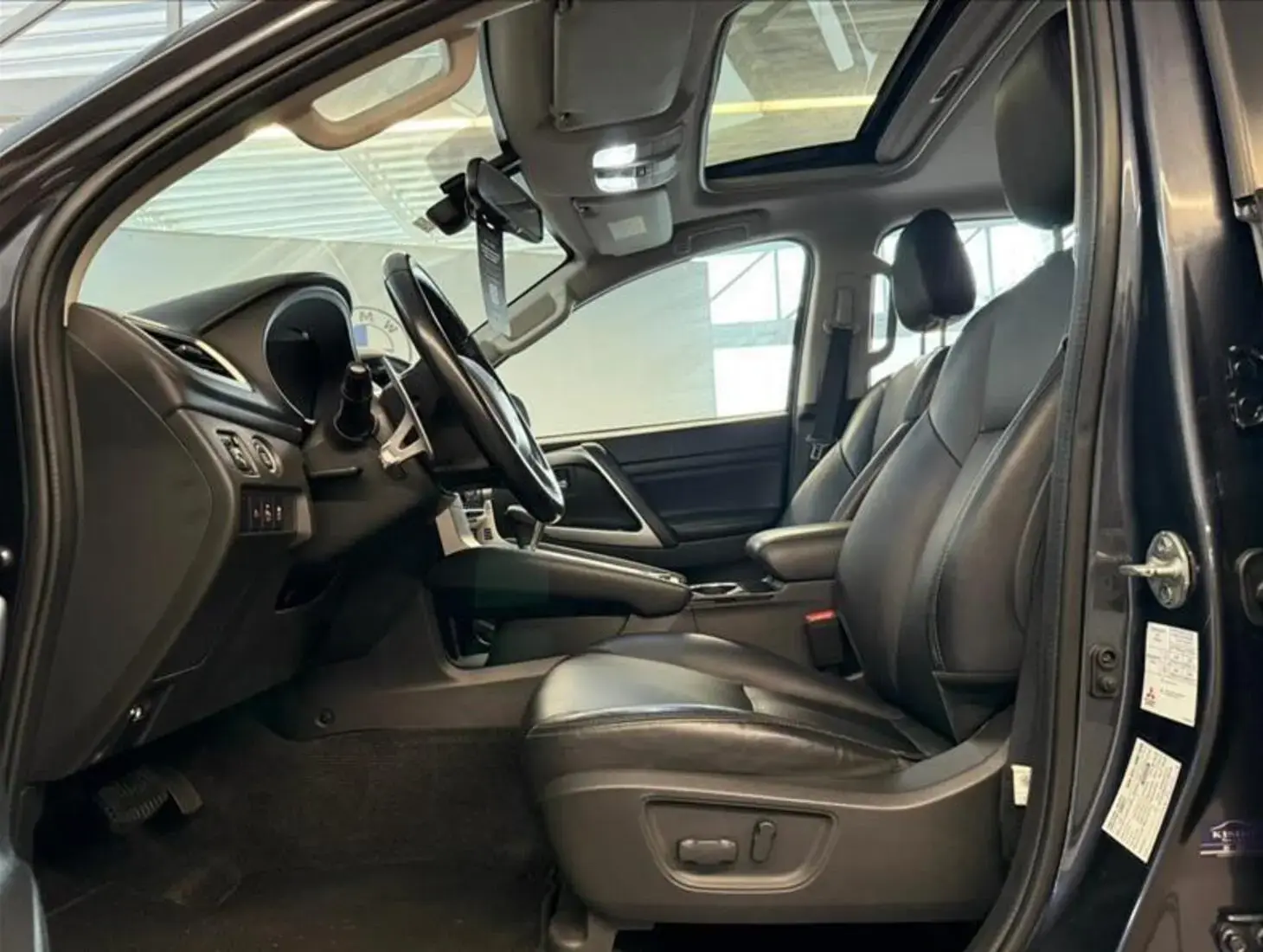 galeria PAJERO SPORT