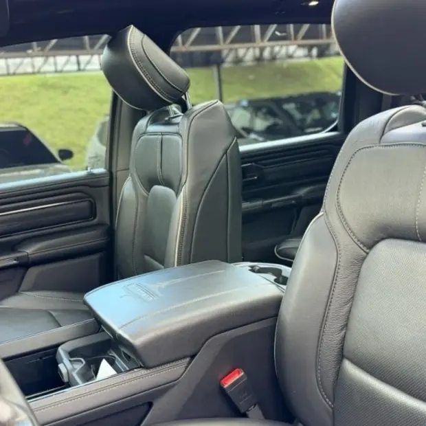 Ram 1500 5.7 V8 GASOLINA LIMITED NIGHT EDITION CD 4X4 AUTOMÁTICO