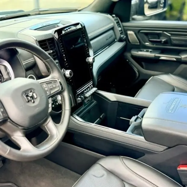 Ram 1500 5.7 V8 GASOLINA LIMITED NIGHT EDITION CD 4X4 AUTOMÁTICO