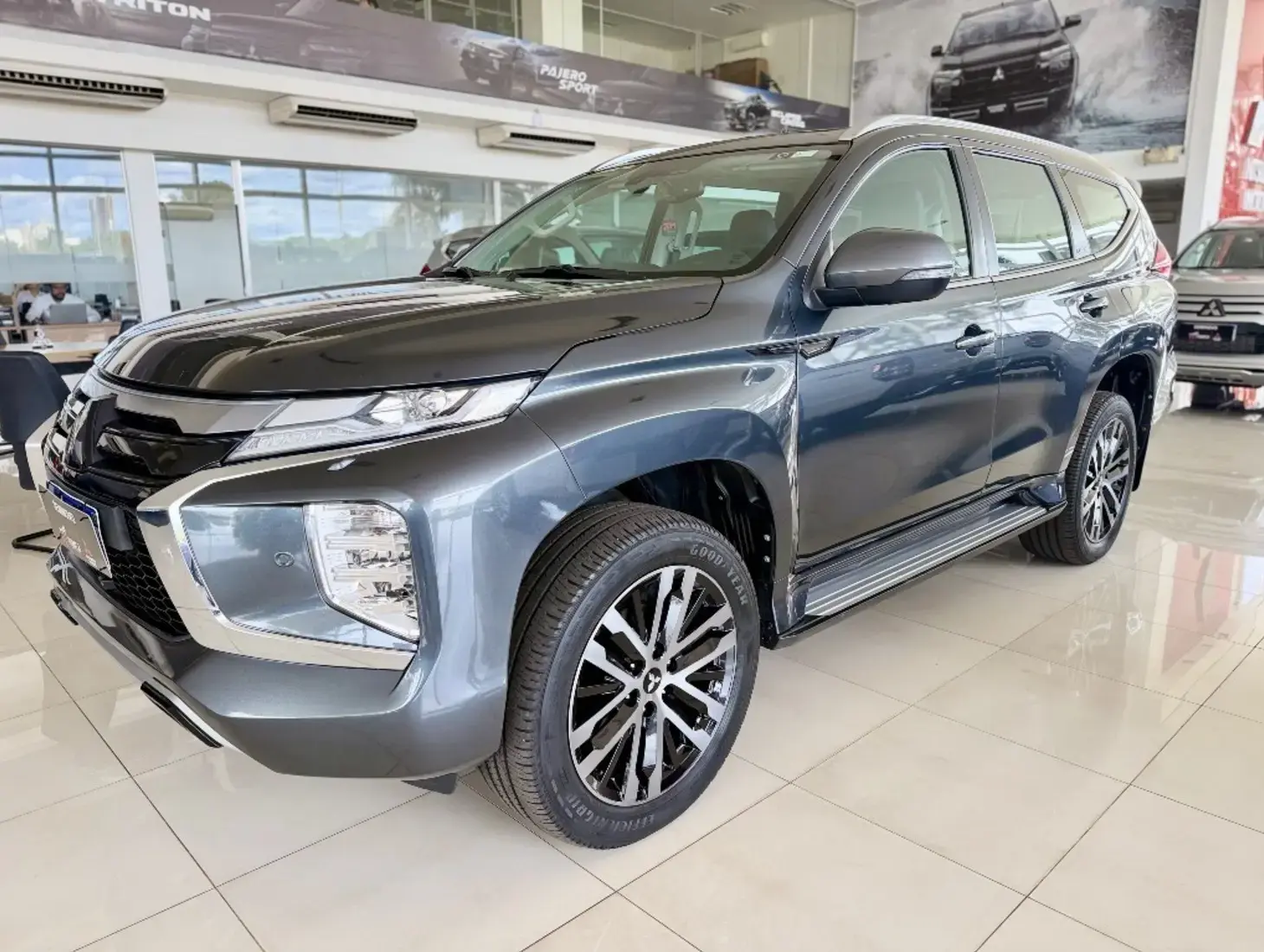 galeria PAJERO SPORT
