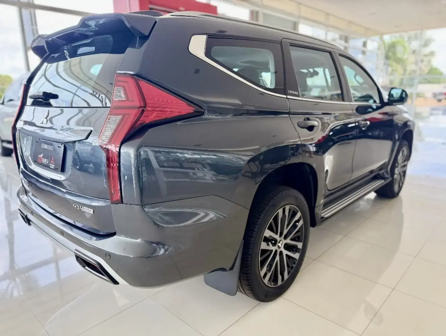 galeria PAJERO SPORT