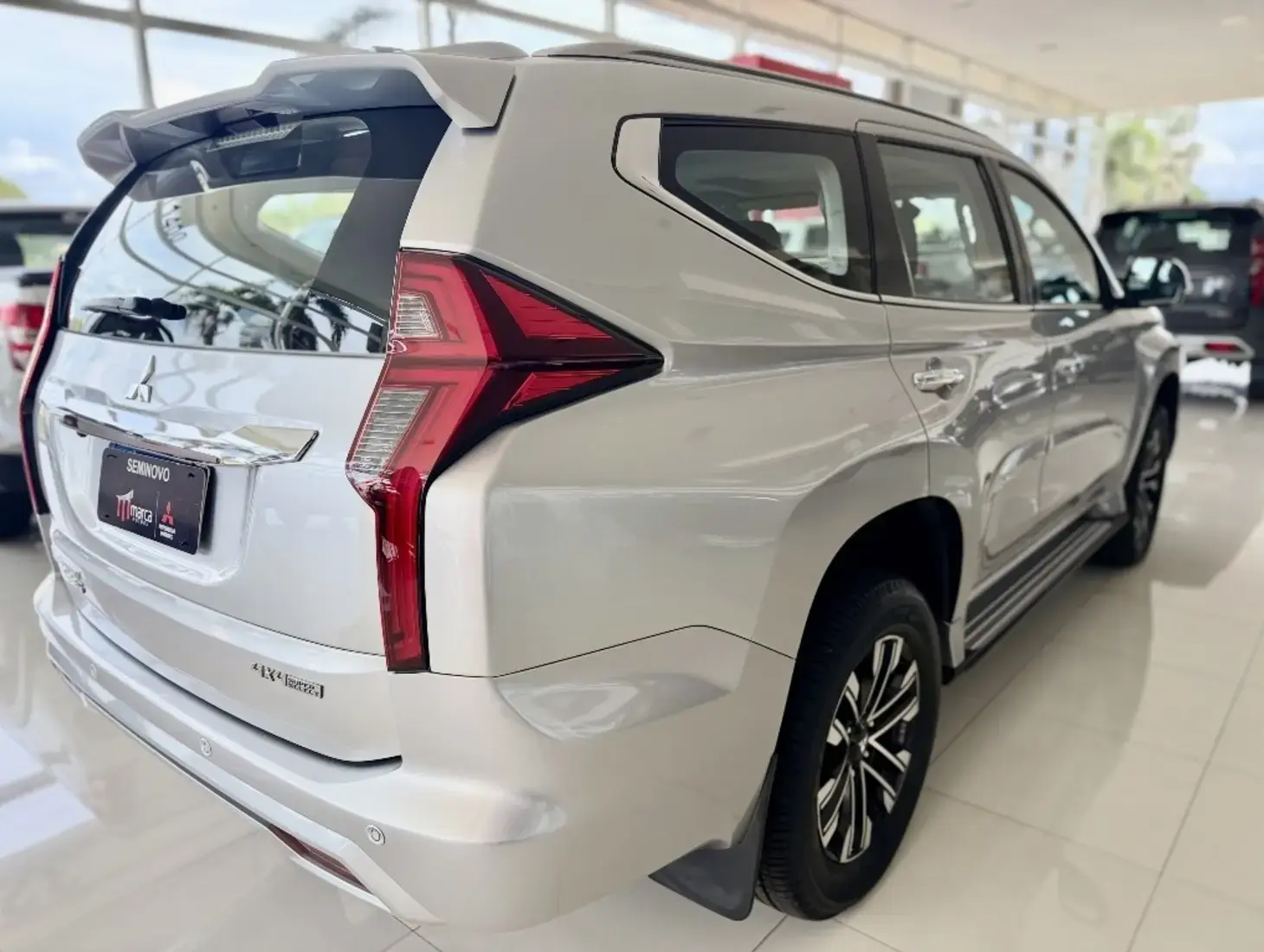 galeria PAJERO SPORT