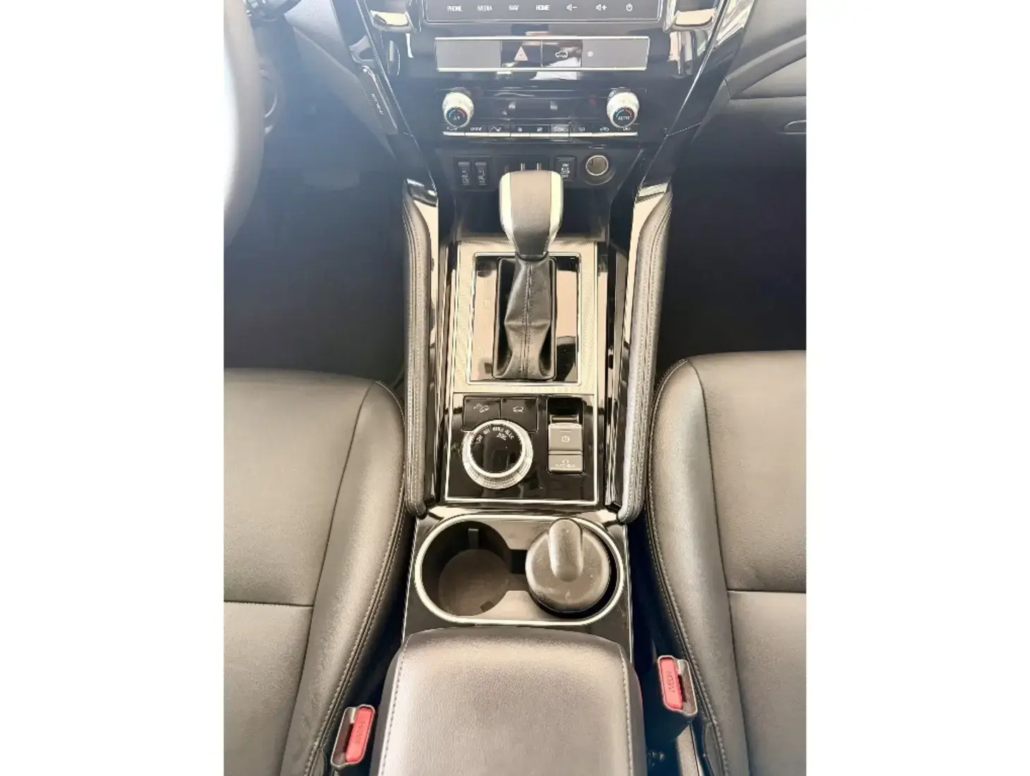 galeria PAJERO SPORT