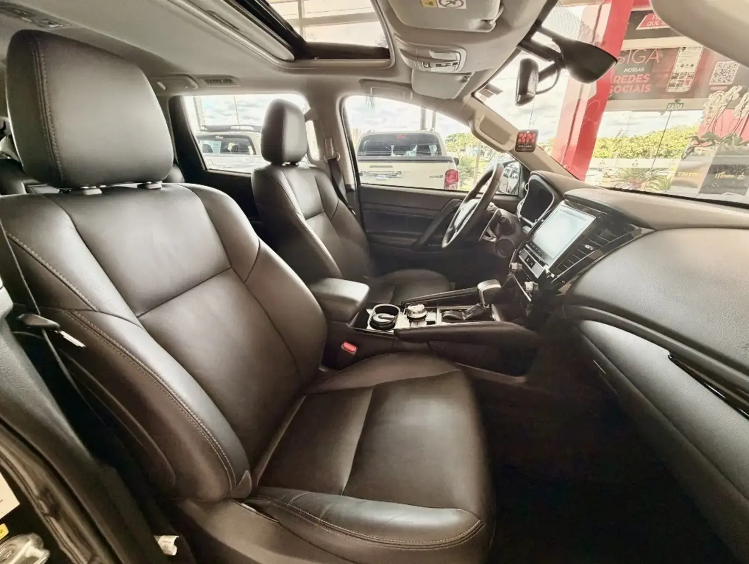 galeria PAJERO SPORT