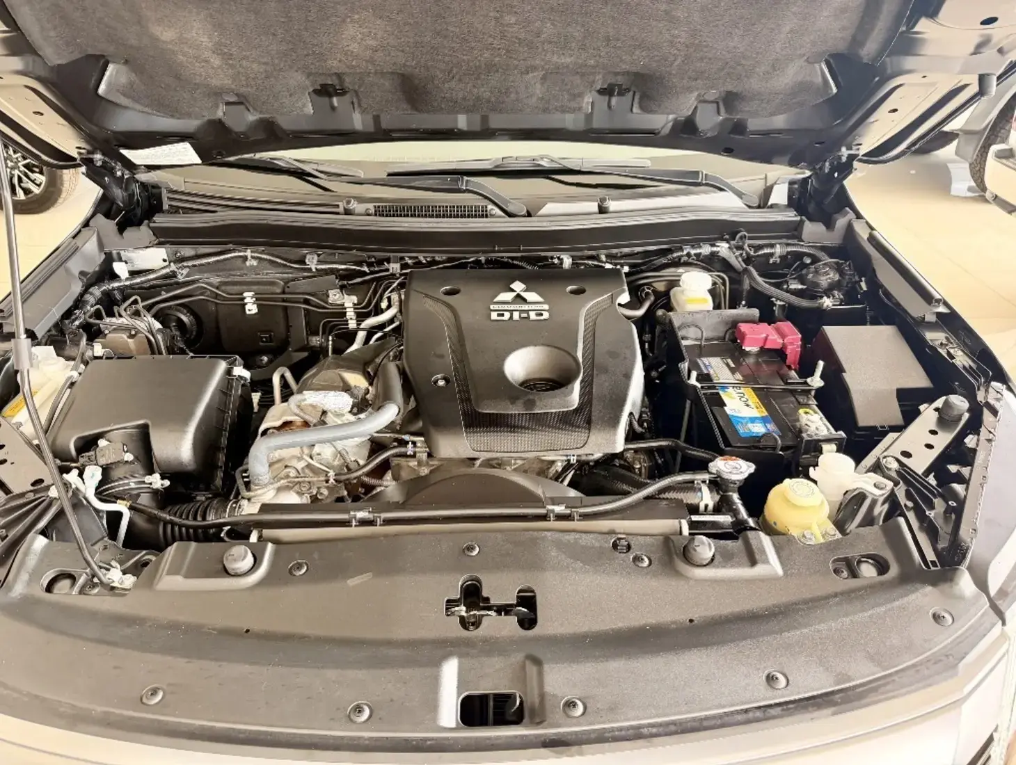 galeria PAJERO SPORT