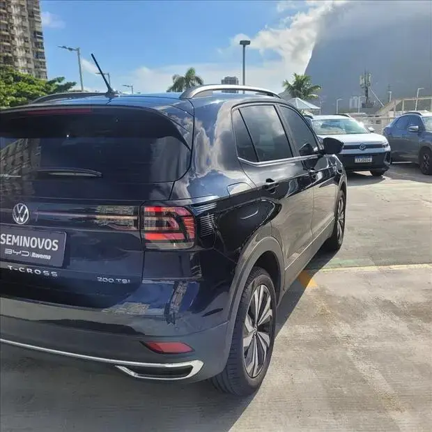 Volkswagen T-CROSS 1.0 200 TSI TOTAL FLEX COMFORTLINE AUTOMÁTICO