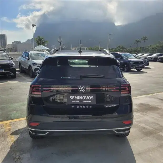Volkswagen T-CROSS 1.0 200 TSI TOTAL FLEX COMFORTLINE AUTOMÁTICO