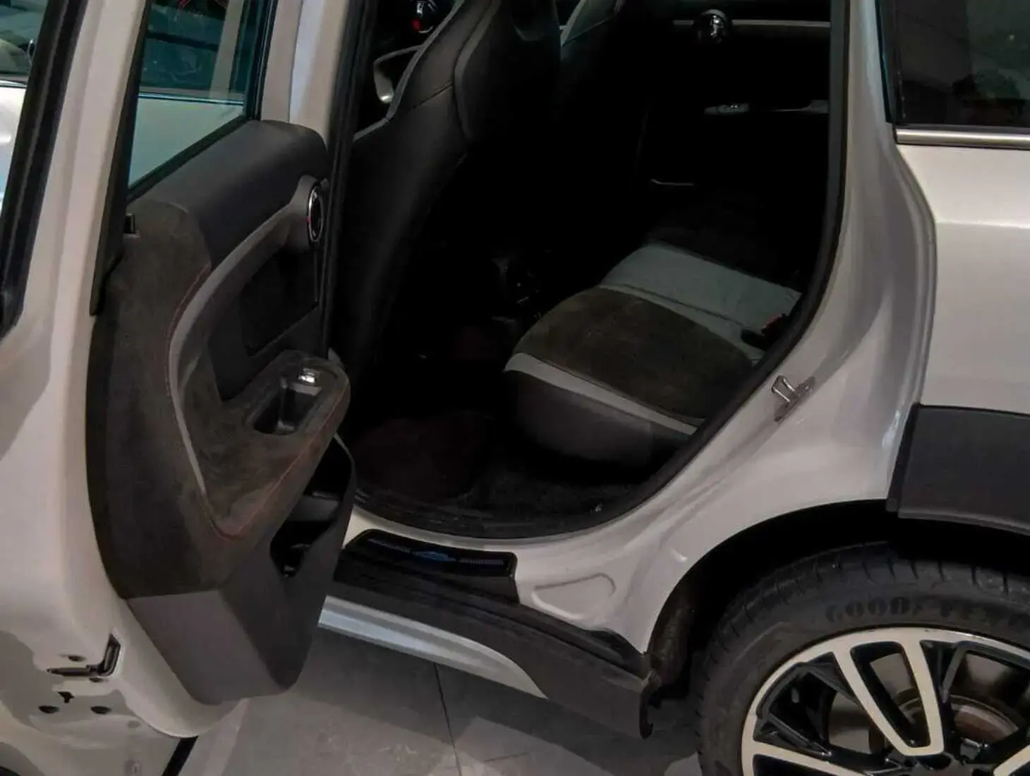 galeria Cooper Countryman