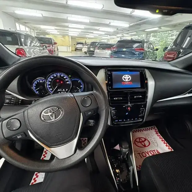 Toyota YARIS 1.3 16V FLEX XL PLUS TECH MULTIDRIVE