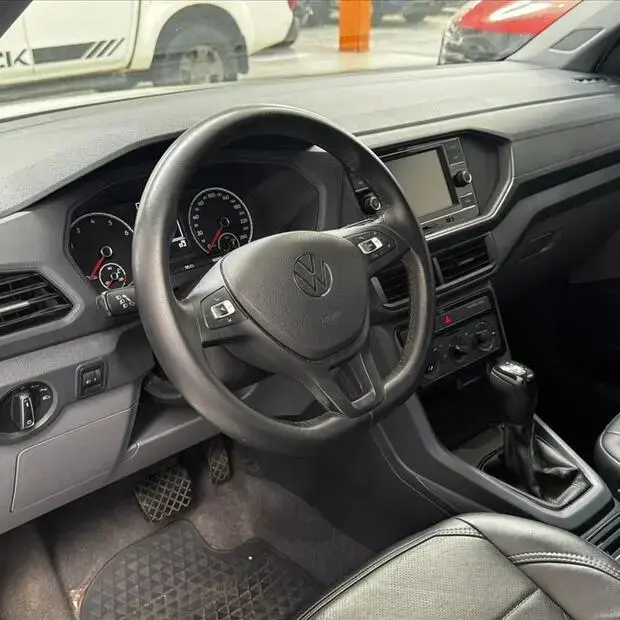 Volkswagen T-CROSS 1.0 200 TSI TOTAL FLEX SENSE AUTOMÁTICO
