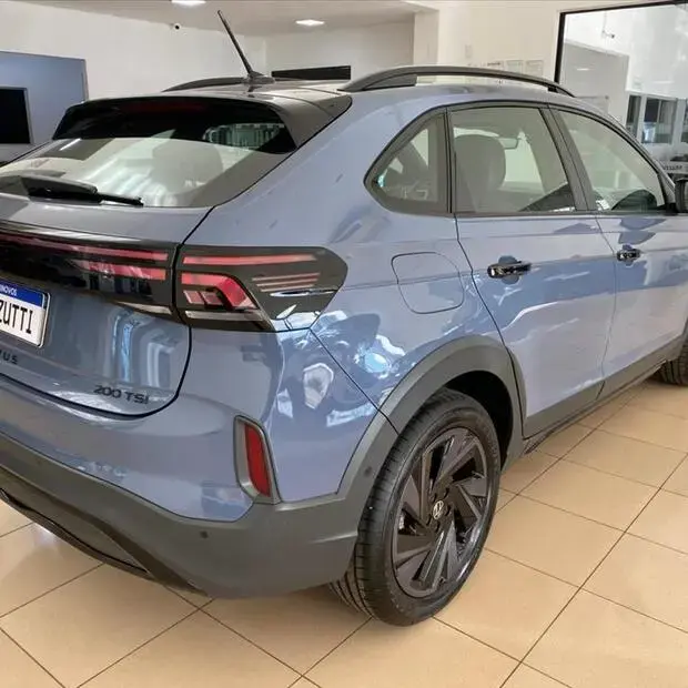 Volkswagen NIVUS 1.0 200 TSI TOTAL FLEX HIGHLINE AUTOMÁTICO