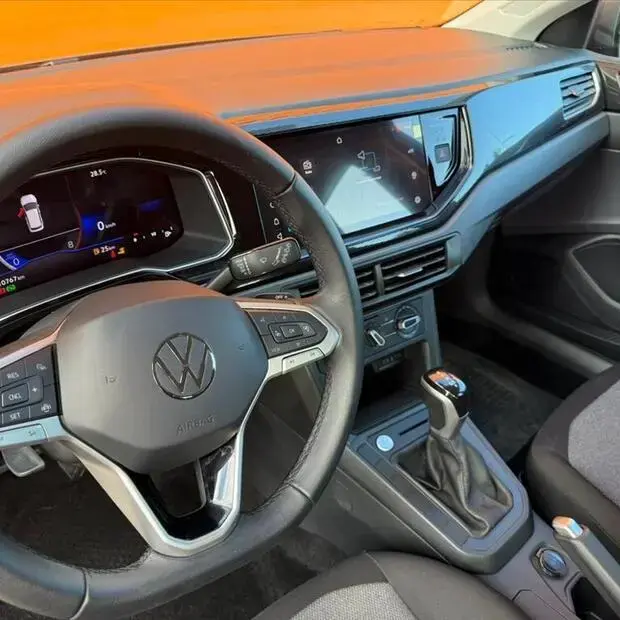 Volkswagen POLO 1.0 MPI MANUAL