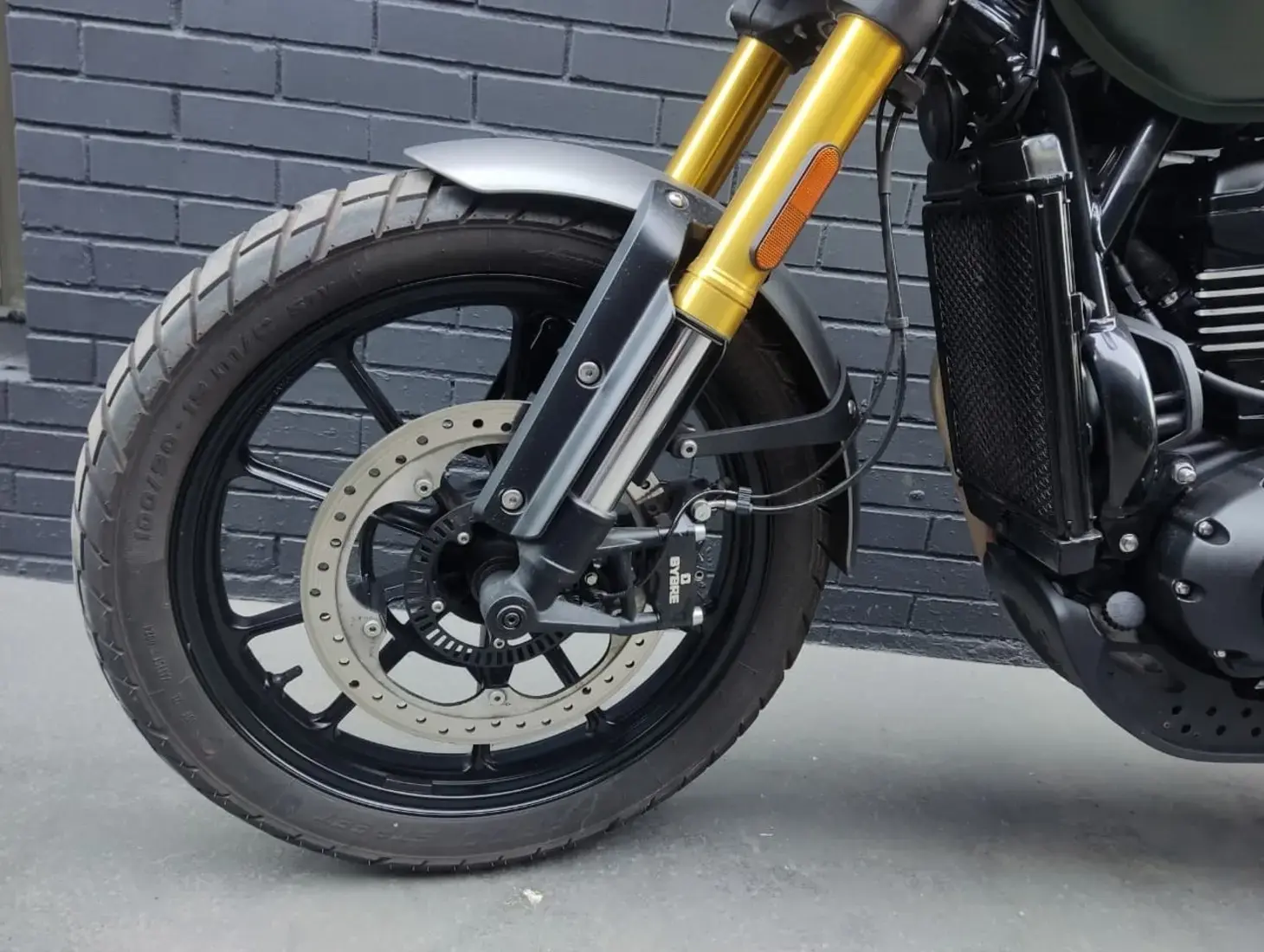 galeria Scrambler 400 X