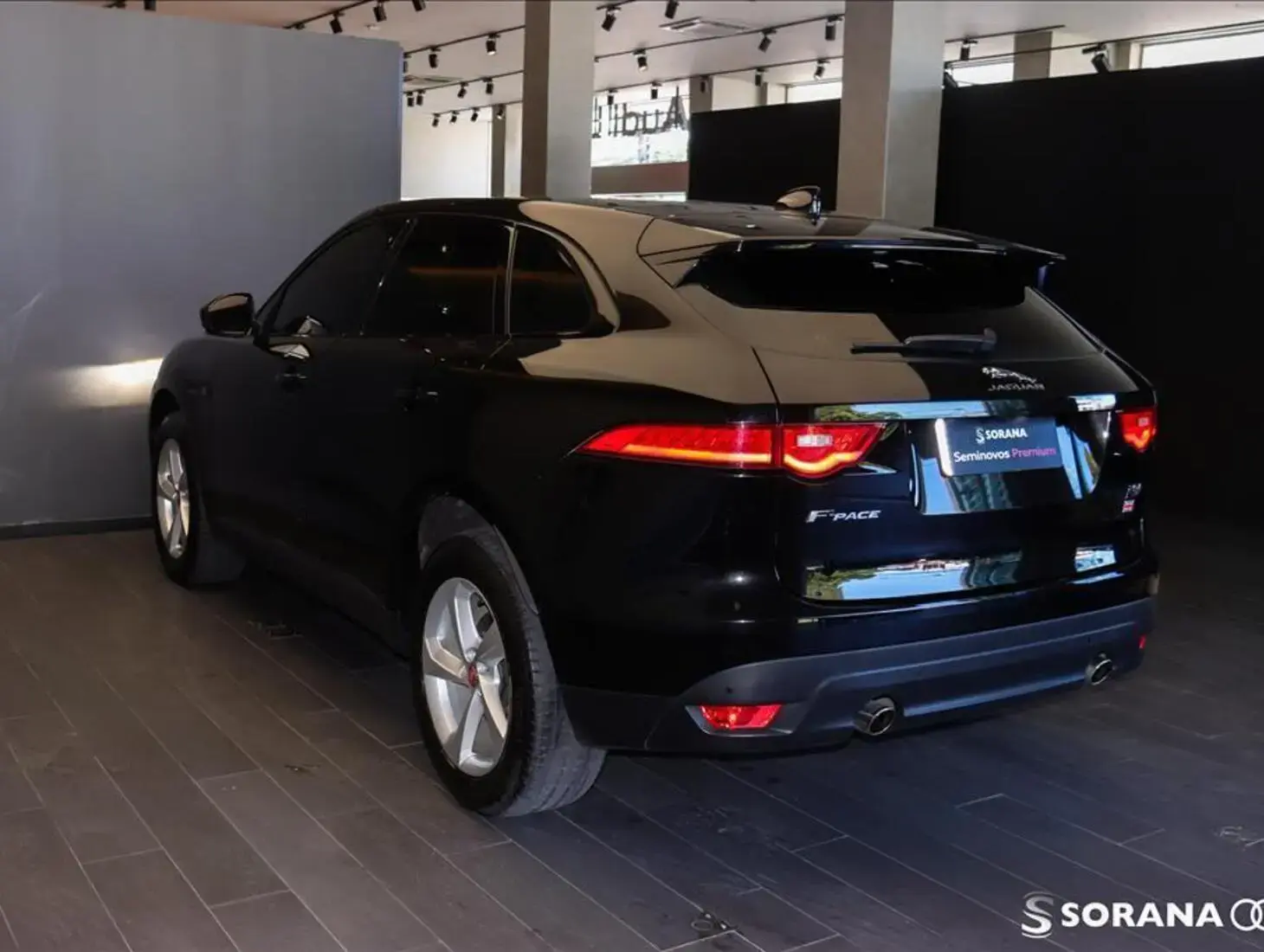 galeria F-PACE