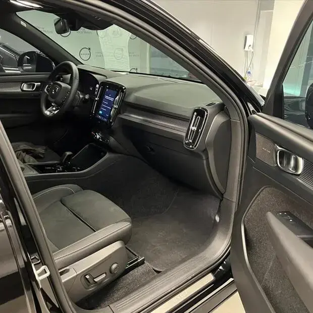 Volvo EX40 P8 RECHARGE TWIN ELECTRIC ULTRA BLACK EDITION AWD