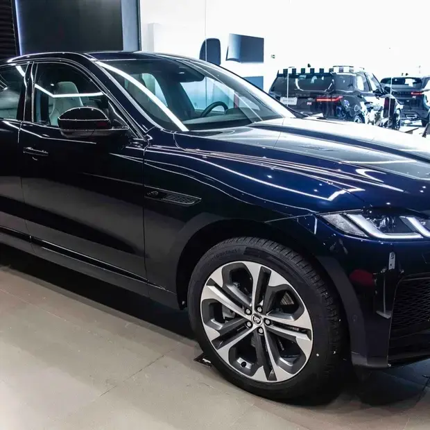 Jaguar F-Pace 2.0 R-Dynamic SE 404cv (Híbrido)
