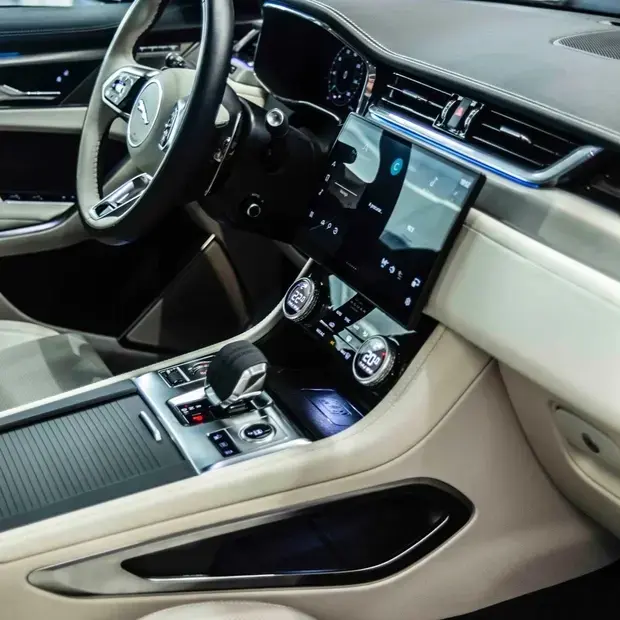 Jaguar F-Pace 2.0 R-Dynamic SE 404cv (Híbrido)