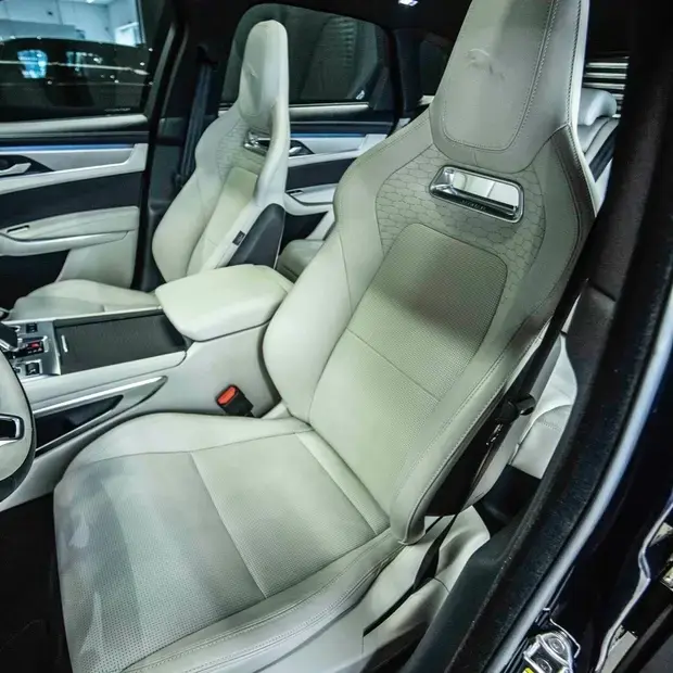 Jaguar F-Pace 2.0 R-Dynamic SE 404cv (Híbrido)