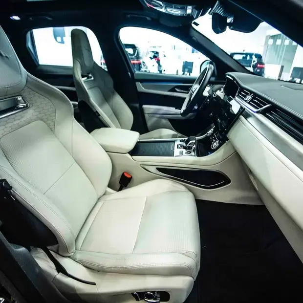 Jaguar F-Pace 2.0 R-Dynamic SE 404cv (Híbrido)