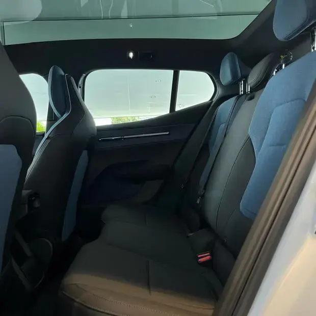 Volvo EX30 Cross Country E60