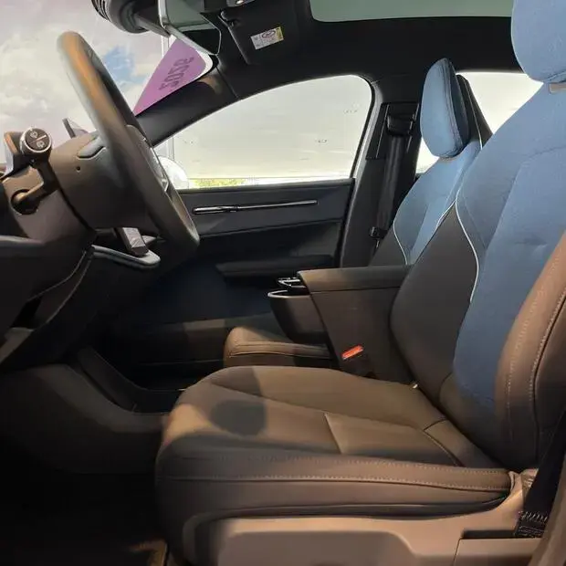 Volvo EX30 Cross Country E60