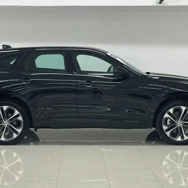 Jaguar F-Pace 2.0 R-Dynamic SE 404cv (Híbrido)