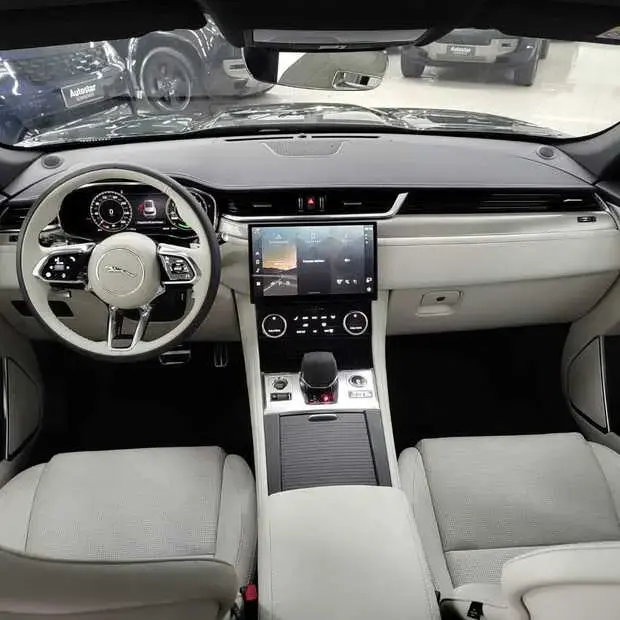 Jaguar F-Pace 2.0 R-Dynamic SE 404cv (Híbrido)