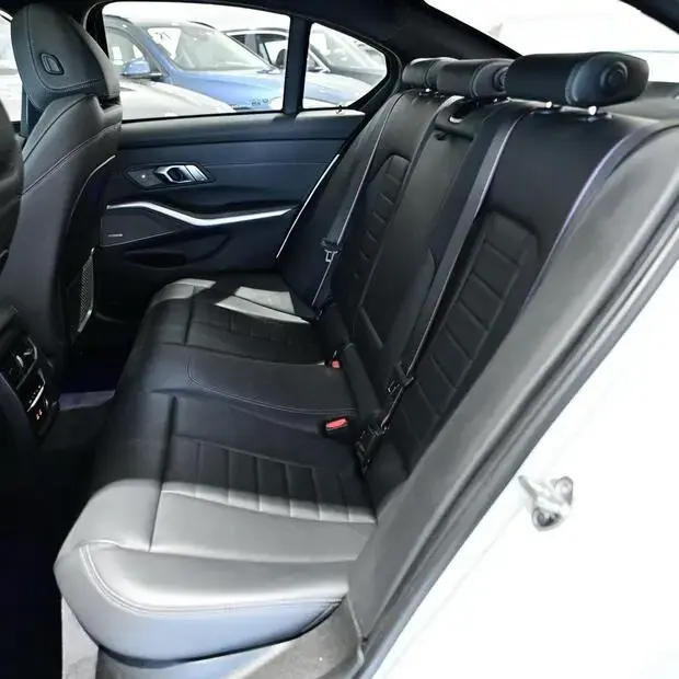 Bmw 330i 2.0 M Sport AT