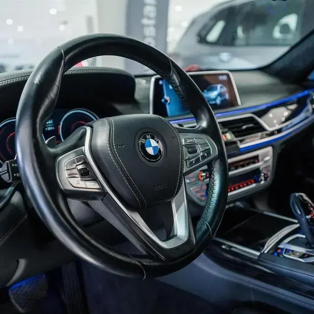 Bmw 750i 750iL M Sport Sedan 4.4 V8 450cv Aut.