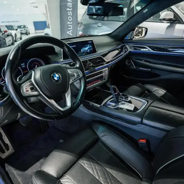 Bmw 750i 750iL M Sport Sedan 4.4 V8 450cv Aut.