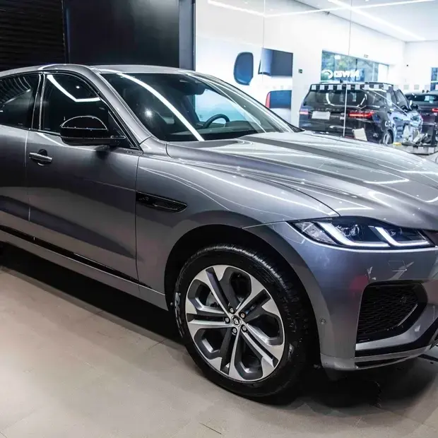 Jaguar F-Pace 2.0 R-Dynamic SE 404cv (Híbrido)