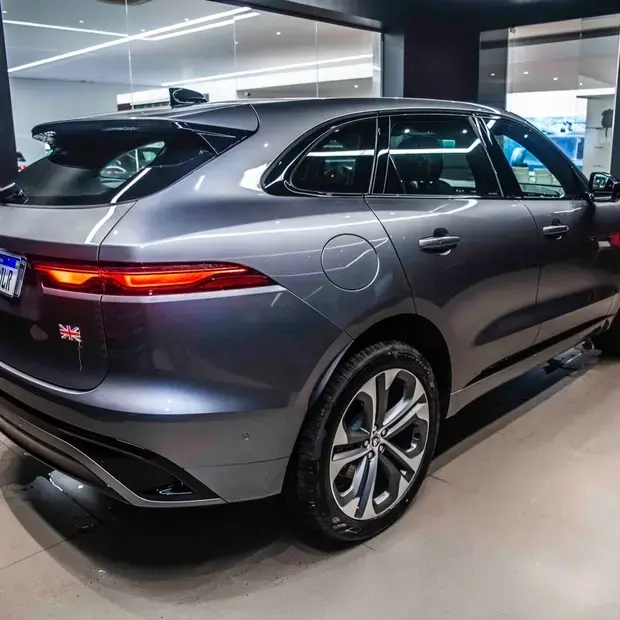 Jaguar F-Pace 2.0 R-Dynamic SE 404cv (Híbrido)