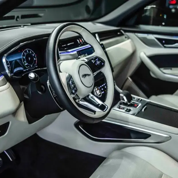 Jaguar F-Pace 2.0 R-Dynamic SE 404cv (Híbrido)